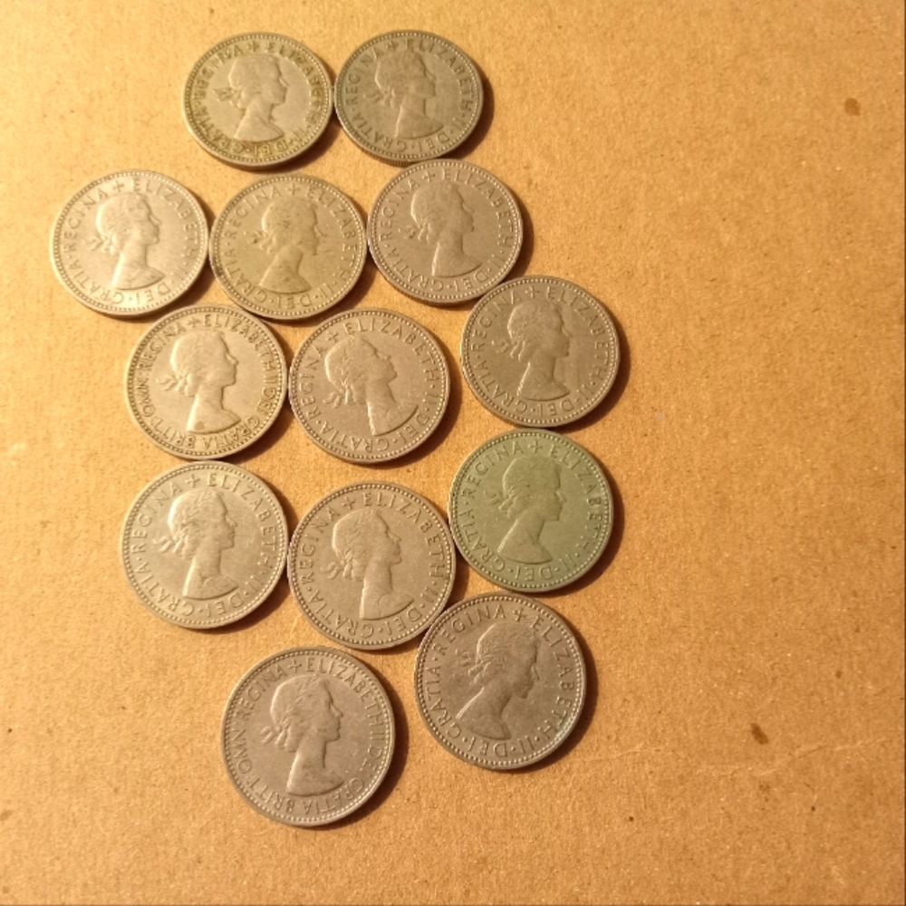 Queen Elizabeth One Schilling Coin Set
